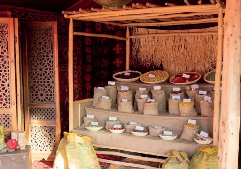 Étagère marché aux épices — photo