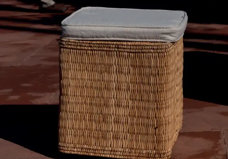 Pouf carré rotin — photo